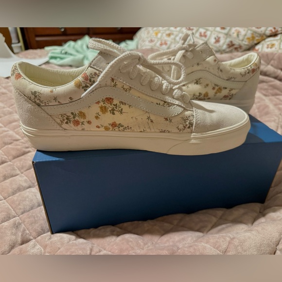 Vans White Floral Sneakers - Picture 1 of 6